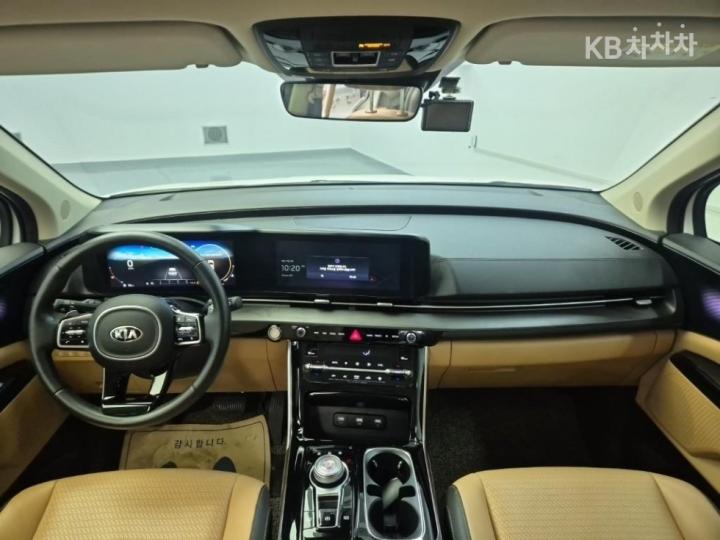 Kia Carnival G3.5 GDI Signature 8