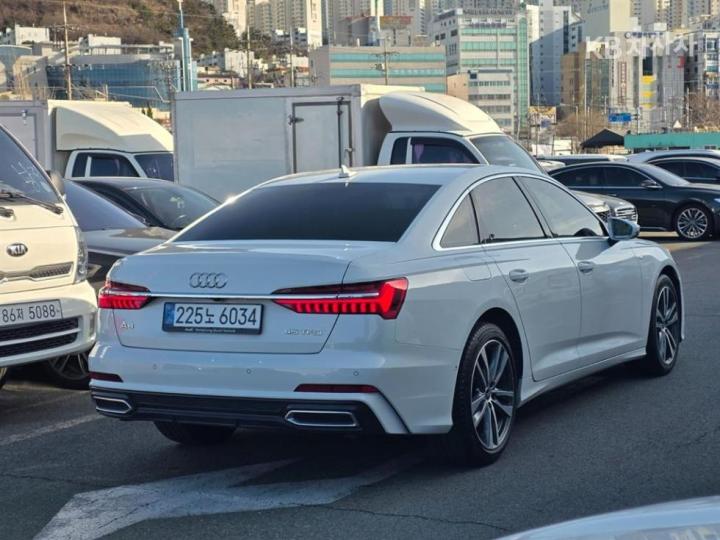 Audi A6 C8 45 TFSI Premium 7