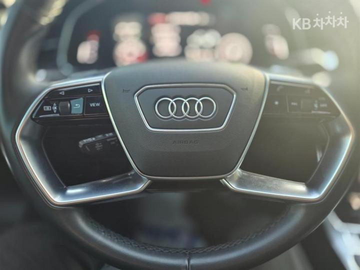 Audi A6 C8 45 TFSI Premium 10