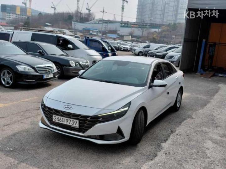 Hyundai Avante CN7 1.6 Gasoline Modern 2