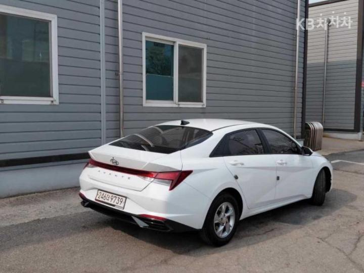Hyundai Avante CN7 1.6 Gasoline Modern 3