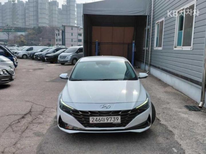 Hyundai Avante CN7 1.6 Gasoline Modern 4