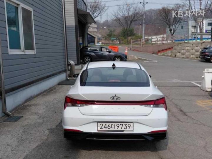 Hyundai Avante CN7 1.6 Gasoline Modern 5