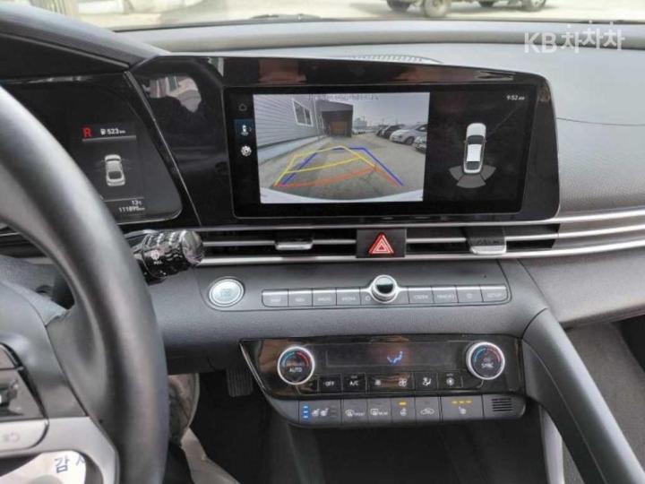 Hyundai Avante CN7 1.6 Gasoline Modern 8