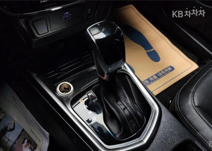 KG Mobility (Ssangyong) Tivoli Gasoline V5 2WD Base Type 10