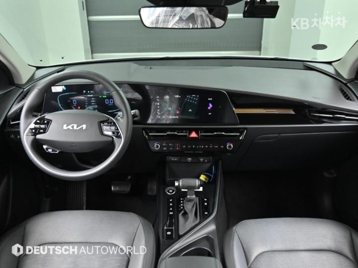Kia Niro The 1.6 HEV Prestige 8
