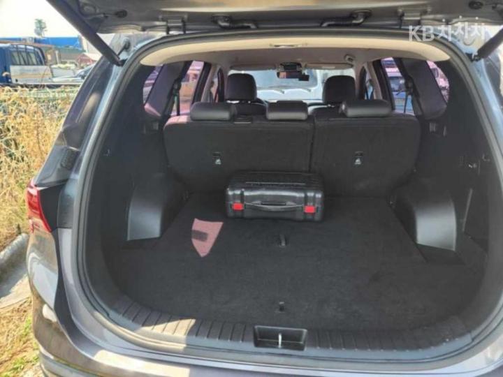 Hyundai Santa Fe TM Diesel 2.2 2WD Premium Choice 9