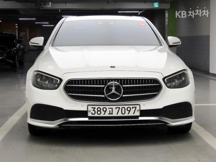 Mercedes-Benz E-Class W213 E250 Avantgarde 2