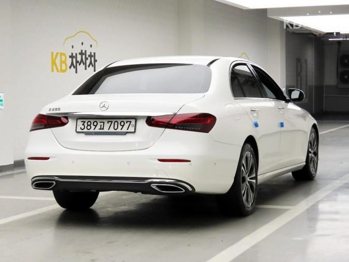 Mercedes-Benz E-Class W213 E250 Avantgarde 5