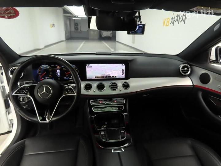 Mercedes-Benz E-Class W213 E250 Avantgarde 7