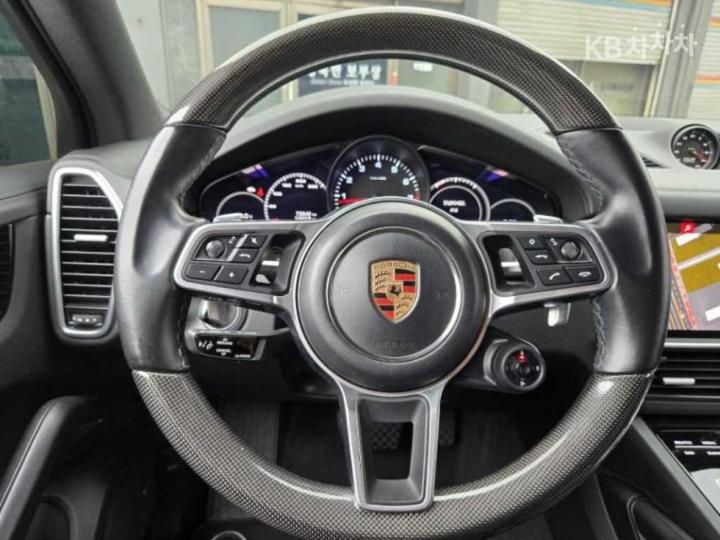 Porsche Cayenne 9Y0 3.0 Base Type 7