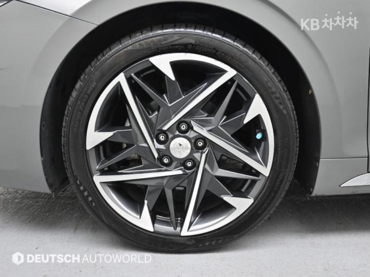 Hyundai Grandeur Hybrid 2.4 Exclusive 6