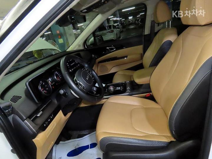 Kia Carnival G3.5 GDI Noblesse 7