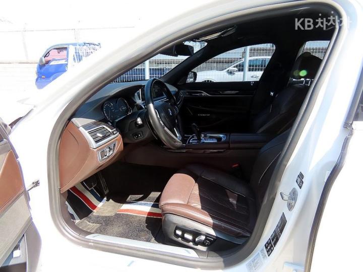 BMW 7 Series G11 740Ld xDrive M Sport 6