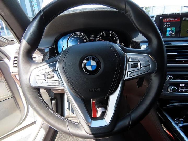 BMW 7 Series G11 740Ld xDrive M Sport 9