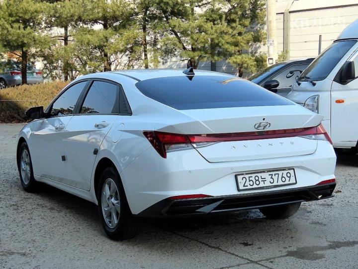 Hyundai Avante CN7 1.6 Gasoline Modern 3