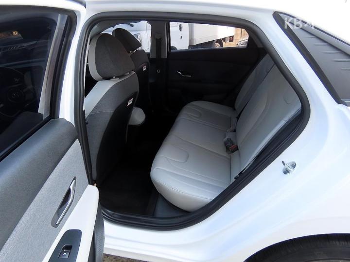 Hyundai Avante CN7 1.6 Gasoline Modern 8