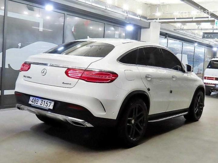 Mercedes-Benz GLE-Class W166 350d 4Matic Coupe 5