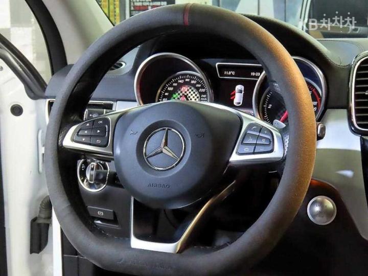 Mercedes-Benz GLE-Class W166 350d 4Matic Coupe 9