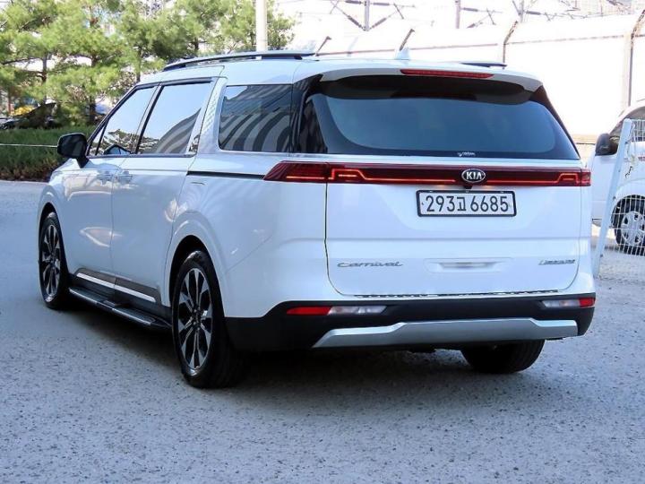Kia Carnival D2.2 Signature 4