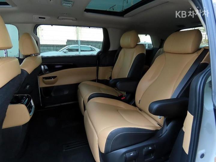 Kia Carnival D2.2 Signature 7