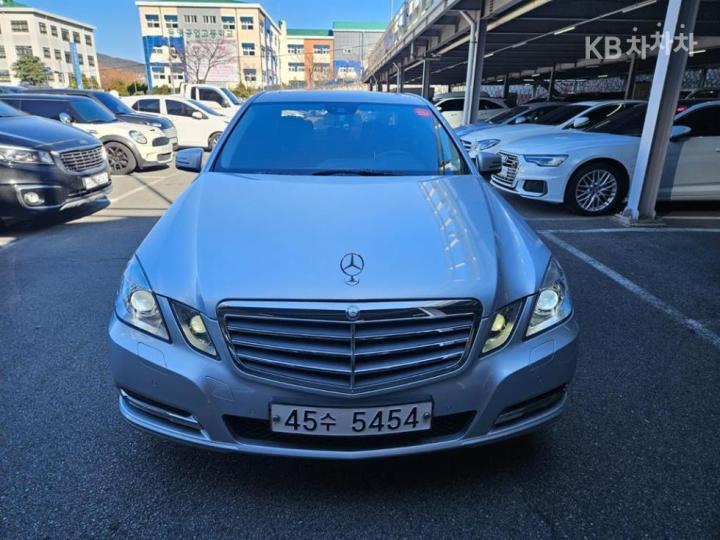 Mercedes-Benz E-Class New E200 CGI BlueEfficiency W212 2009-2013