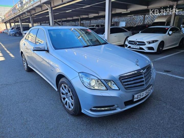 Mercedes-Benz E-Class New E200 CGI BlueEfficiency W212 2009-2013 3