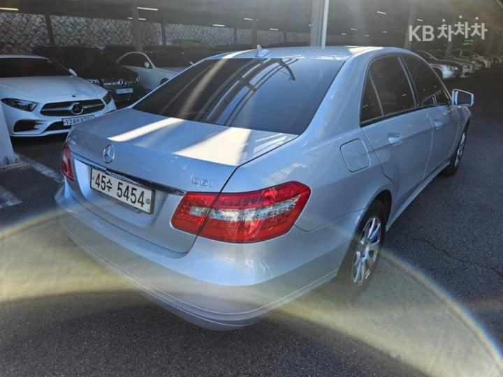 Mercedes-Benz E-Class New E200 CGI BlueEfficiency W212 2009-2013 7