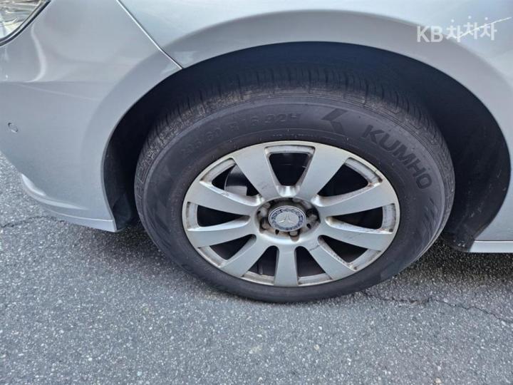 Mercedes-Benz E-Class New E200 CGI BlueEfficiency W212 2009-2013 9