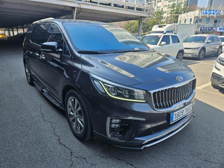Kia Carnival 3.3 Gasoline Limousine President 3