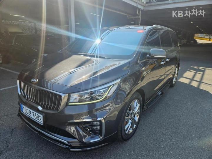 Kia Carnival 3.3 Gasoline Limousine President 4