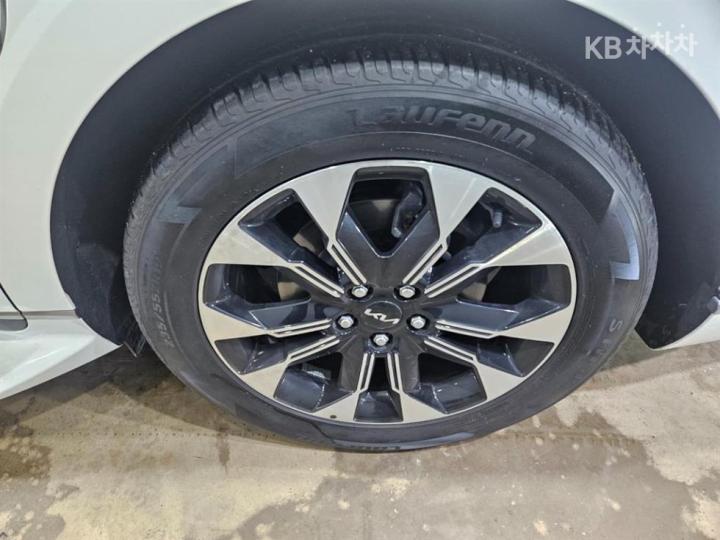 Kia Carnival High Limousine D2.2 Signature 6