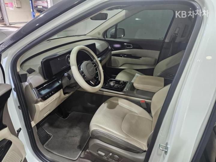 Kia Carnival High Limousine D2.2 Signature 9