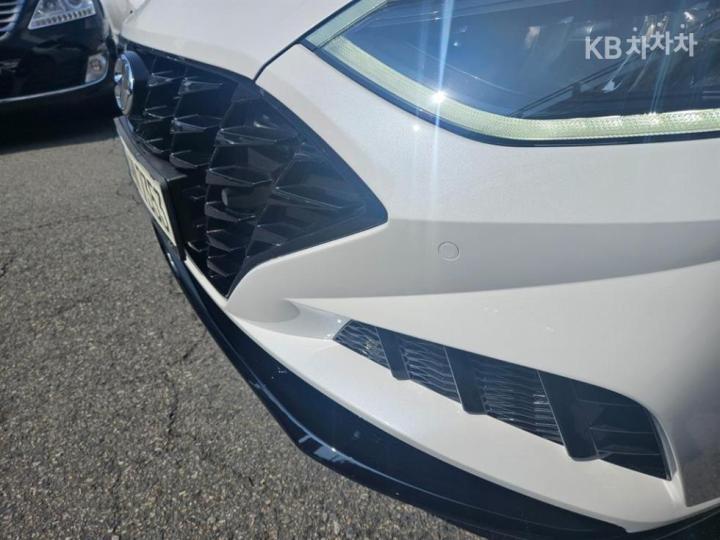 Hyundai Sonata DN8 2.0 Sensuous Modern 8