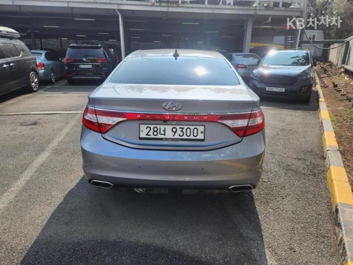 Hyundai Grandeur HG HG240 Modern 5