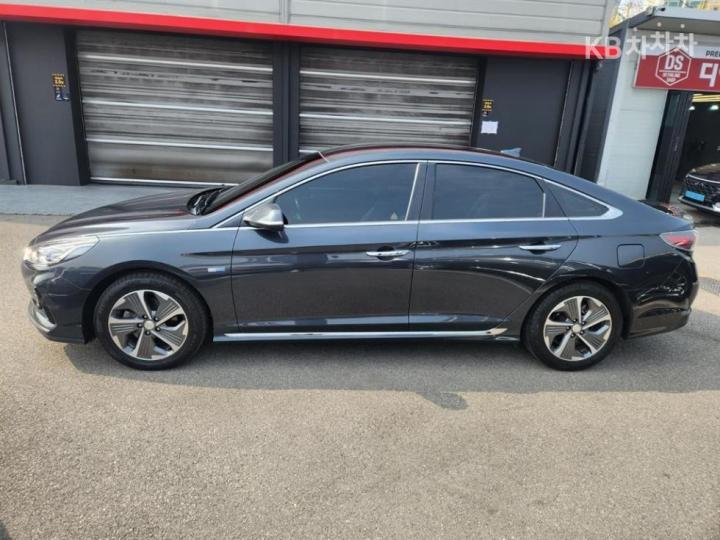 Hyundai Sonata New Rise Hybrid 2.0 HEV Premium Special 3