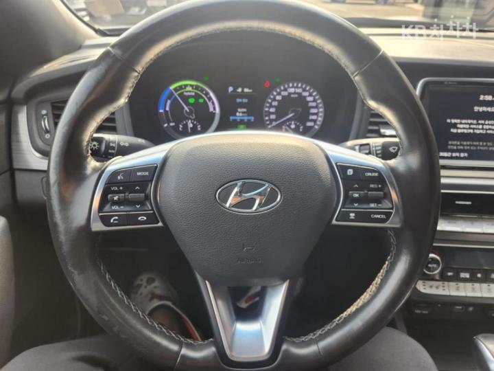 Hyundai Sonata New Rise Hybrid 2.0 HEV Premium Special 6