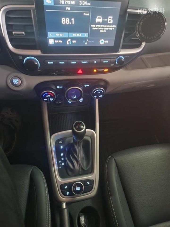 Hyundai Venue Gasoline 1.6 Modern 8