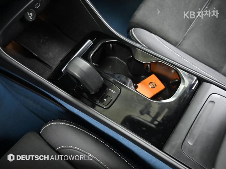 Volvo C40 Recharge Twin Ultimate Base Type 10