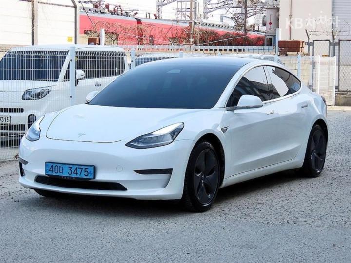 Tesla Model 3 Standard Range Plus 3
