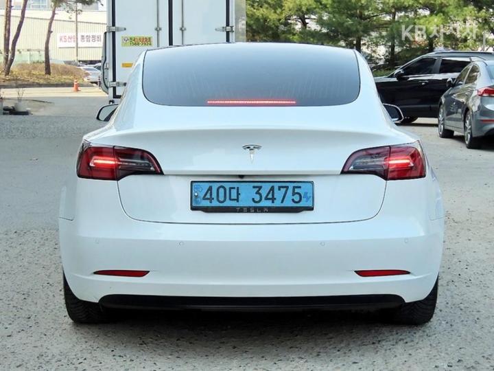 Tesla Model 3 Standard Range Plus 5