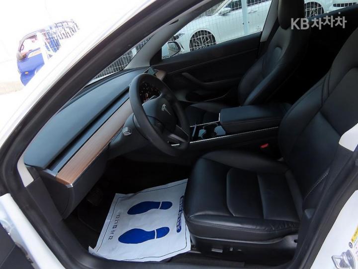 Tesla Model 3 Standard Range Plus 6