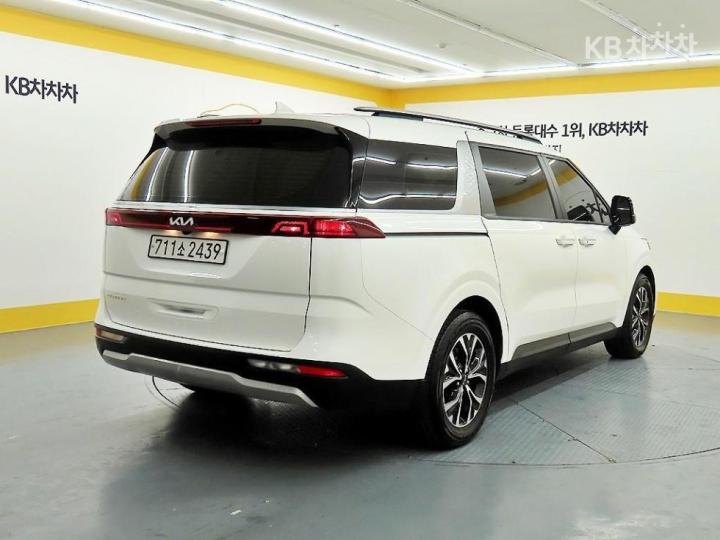 Kia Carnival D2.2 Prestige 5