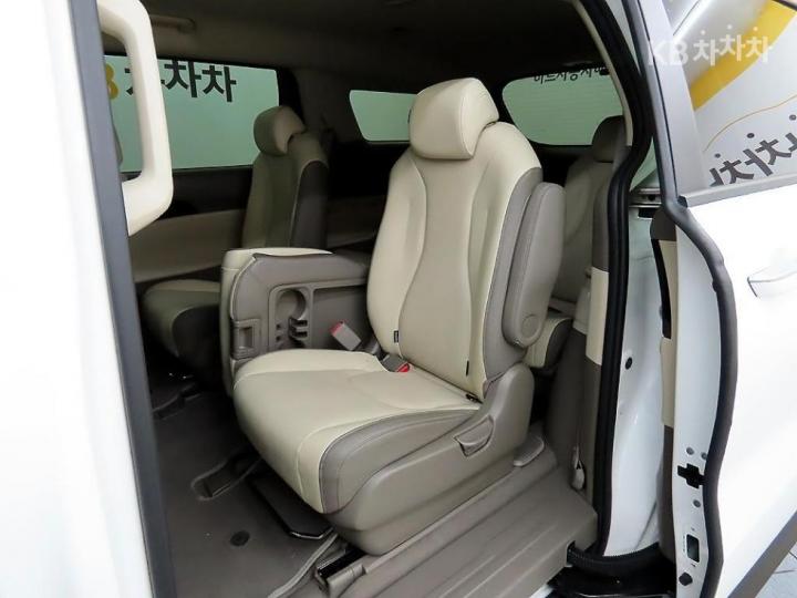 Kia Carnival D2.2 Prestige 7