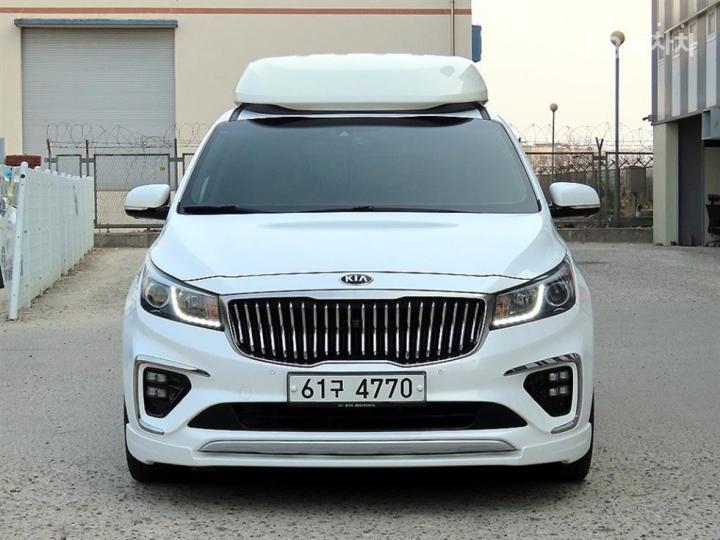 Kia Carnival 2.2 Diesel High Limousine Noblesse