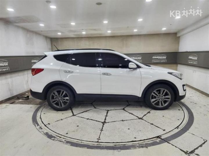 Hyundai Santa Fe DM R2.0 2WD PREMIUM Base Type 4