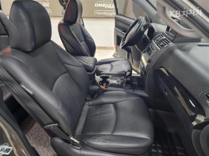 Kia Mohave 2WD KV300 Top Model 7