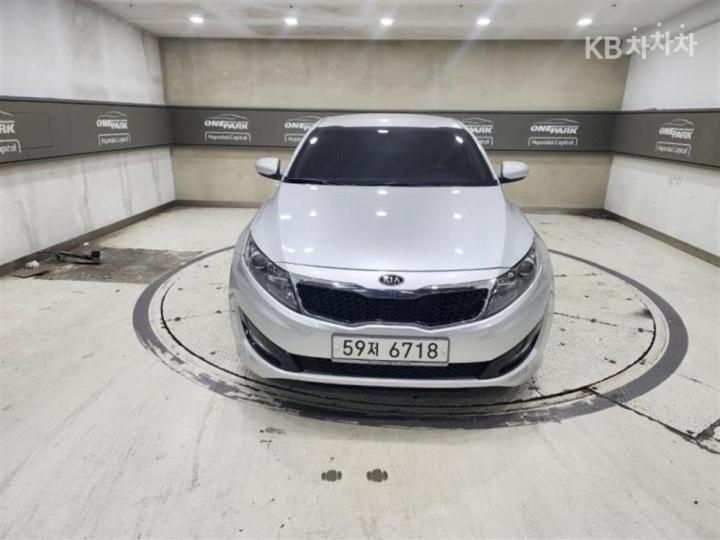 Kia K5 Gasoline 2.0 Prestige 3