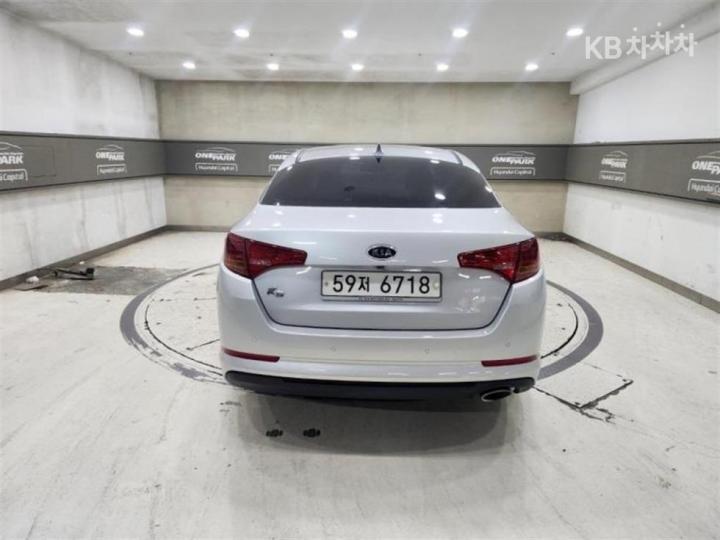 Kia K5 Gasoline 2.0 Prestige 5