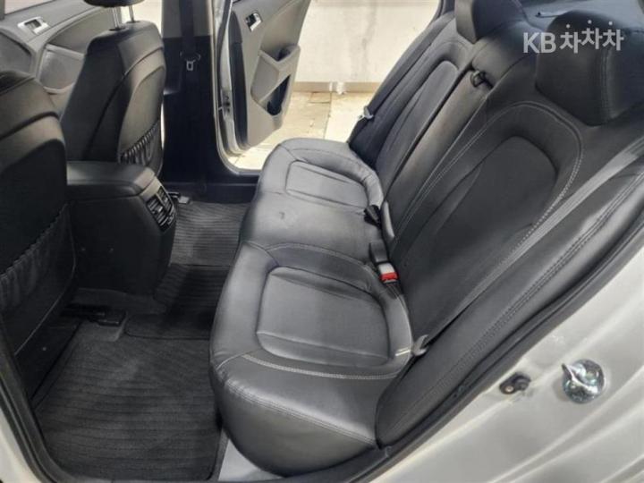 Kia K5 Gasoline 2.0 Prestige 9